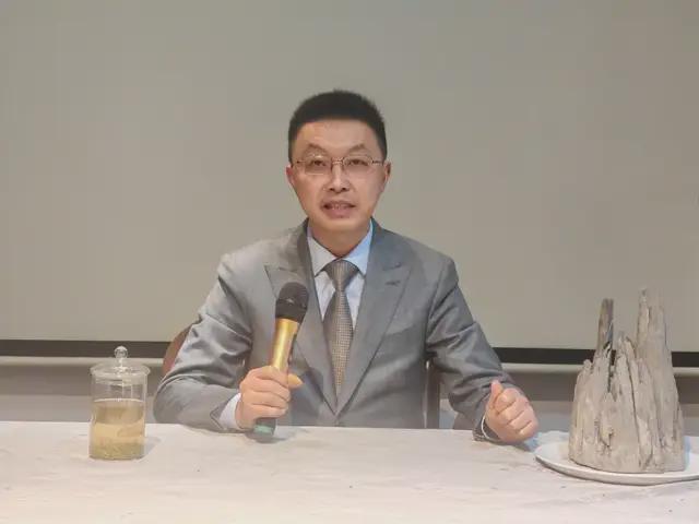 春茶话会在沙坪坝区国仁源大茶荟举行AG真人“金蛇狂舞 儒风家国”迎(图6)